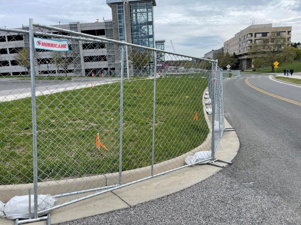 Temporary construction fence