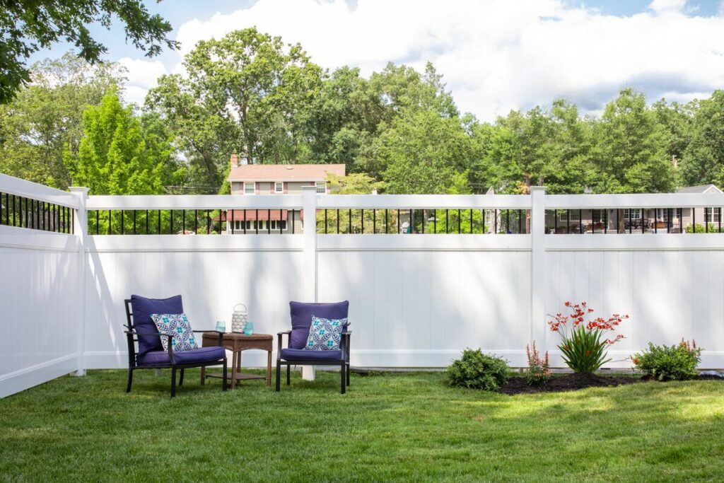 vinyl privacy fencing
