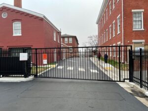 G19 - Aluminum Vertical Pivot Gate With Operator