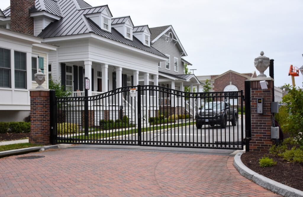 G4 - Aluminum Estate Gate With Operator