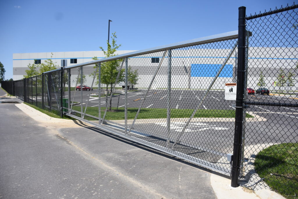 G7 - Cantilever Slide Gate With Operator